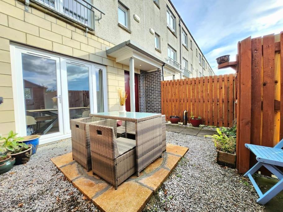 Modern 5 Bedroom Townhouse With Free Parking Glasgow Kültér fotó